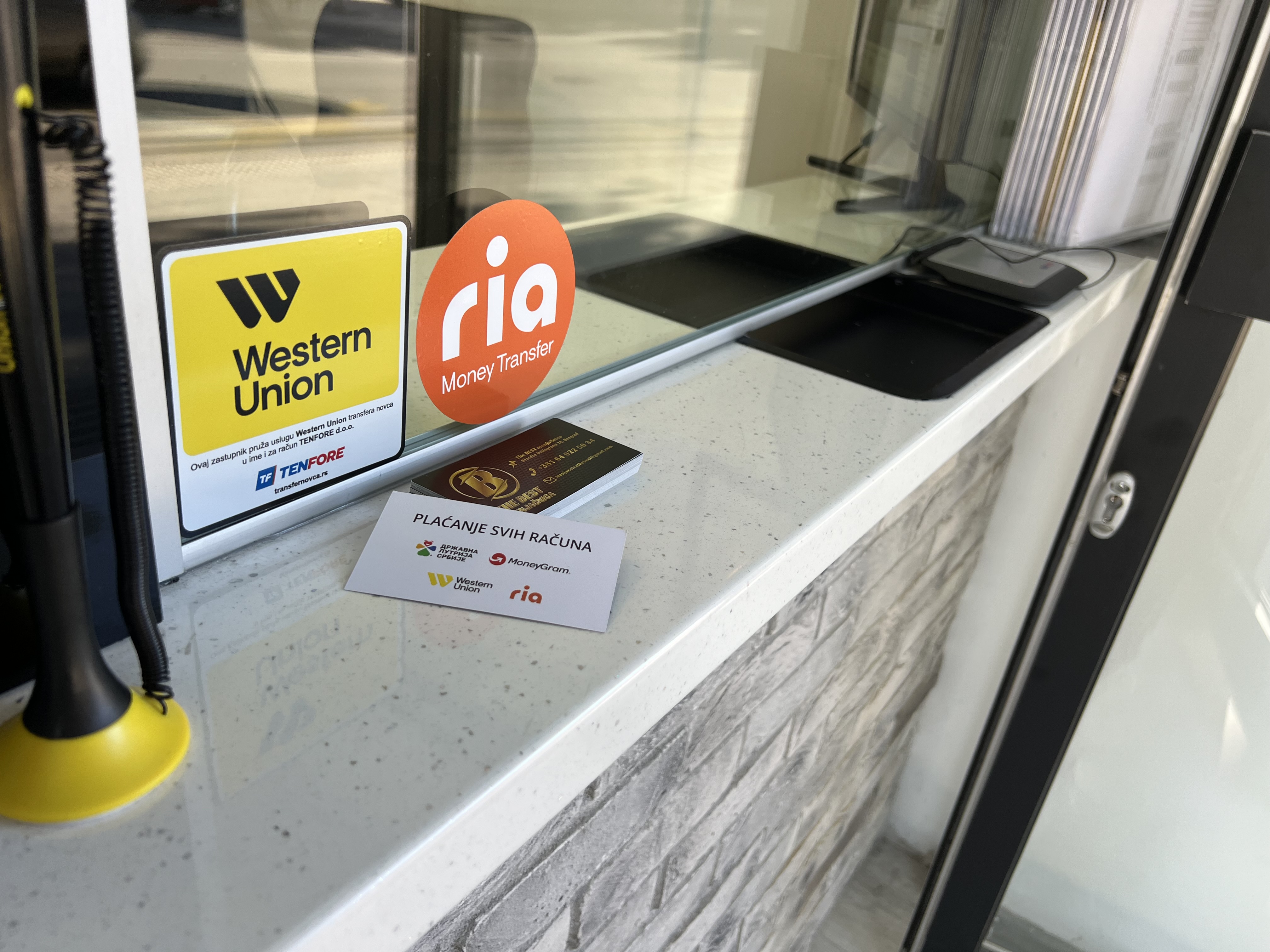 Platni promet usluge - plaćanje računa i komunalija u menjačnici